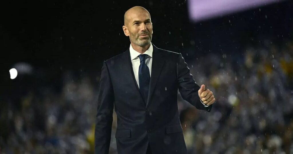 Bổ Nhiệm Zinedine Zidane Làm HLV Trưởng