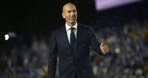 Bổ Nhiệm Zinedine Zidane Làm HLV Trưởng