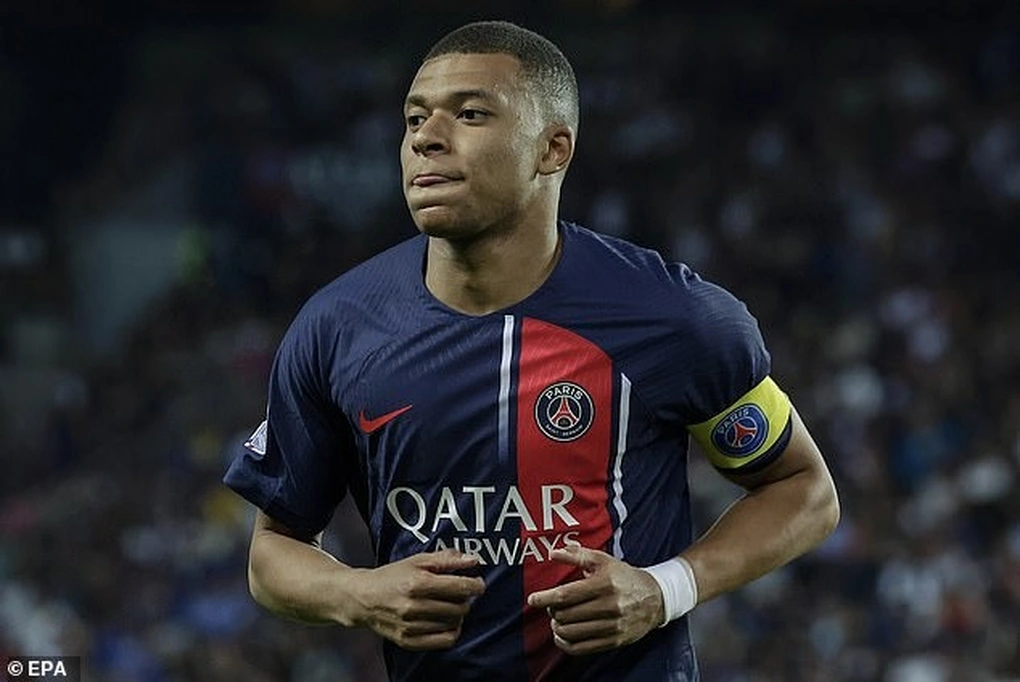 Hợp đồng với Kylian Mbappe