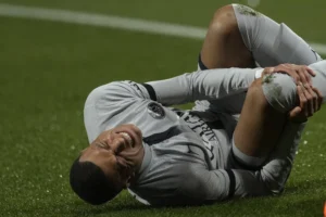 Nguyên nhân vắng mặt của Mbappe