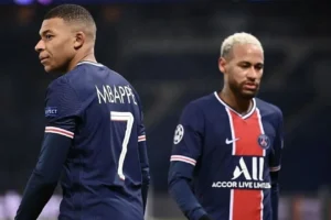 Tình hình nội bộ của PSG và Mbappe