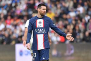 Giải pháp nào cho Messi?